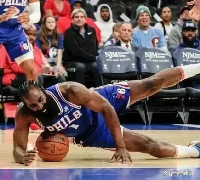 包含快船球员在训练中受到轻伤，或缺席比赛的词条