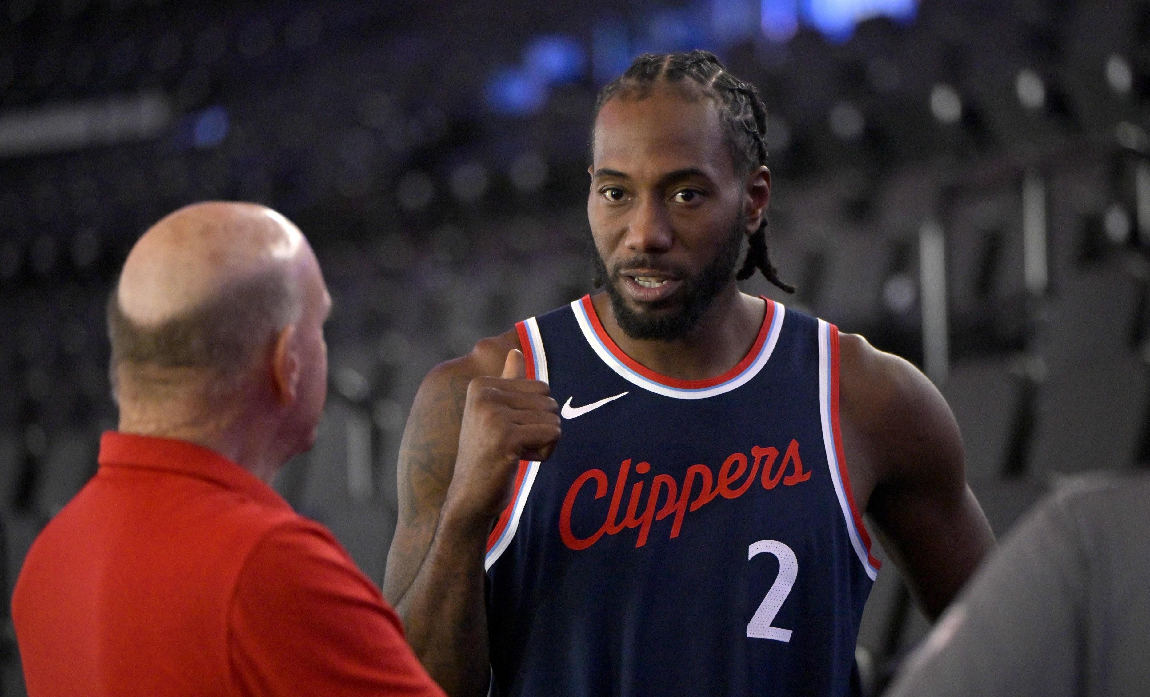 包含快船球员在训练中受到轻伤，或缺席比赛的词条